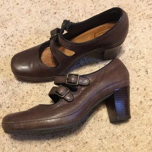 Women’s Artisan Clark’s Pumps